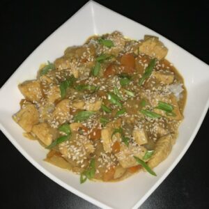 Тяхон с курицей и соусом карри